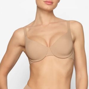 SKIMS Smoothing Intimates Full Coverage Bra 32C